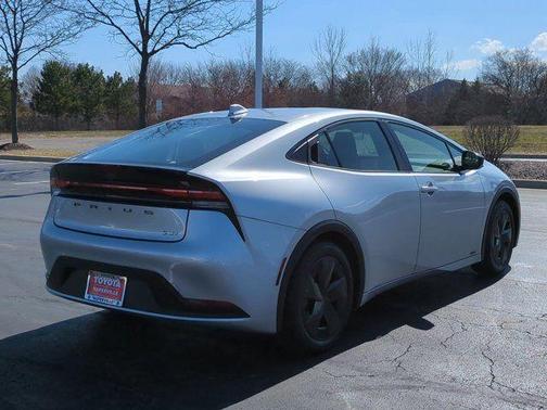 2025 Toyota Prius LE