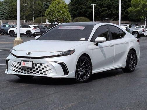 Wind Chill Pearl 2025 Toyota Camry XSE