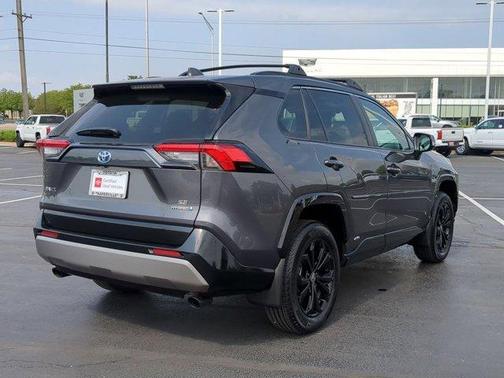 2024 Toyota RAV4 Hybrid SE