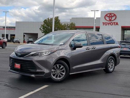 2021 Toyota Sienna LE