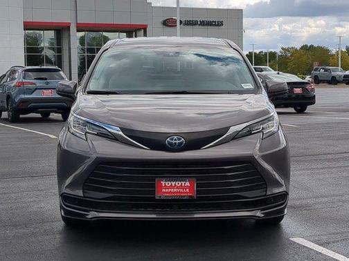 2021 Toyota Sienna LE