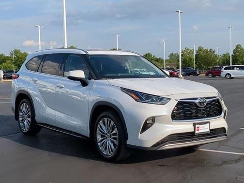 2023 Toyota Highlander Platinum