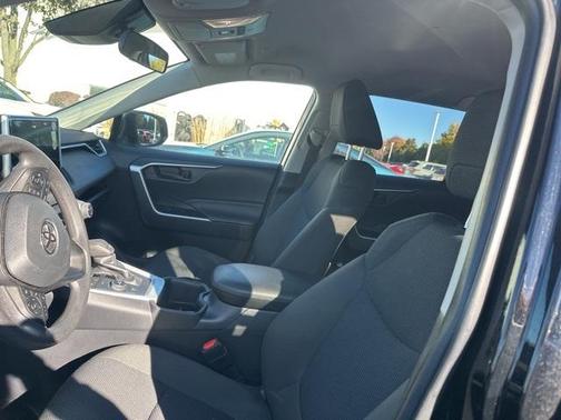 2025 Toyota RAV4 Hybrid SE