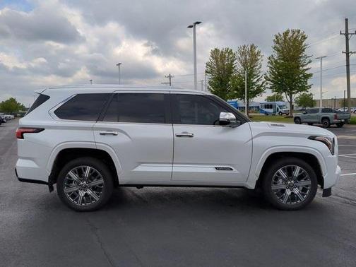 2025 Toyota Sequoia Base