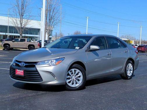Creme Brulee Mica 2015 Toyota Camry LE