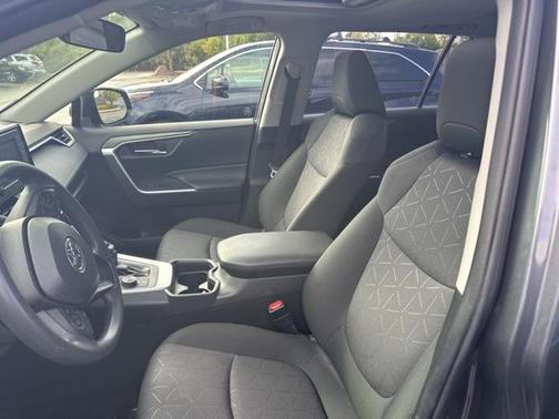 2019 Toyota RAV4 Hybrid XLE