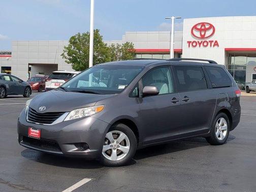 2012 Toyota Sienna LE