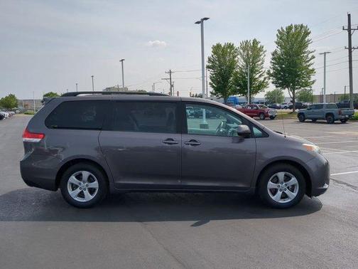 2012 Toyota Sienna LE