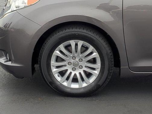 2011 Toyota Sienna XLE