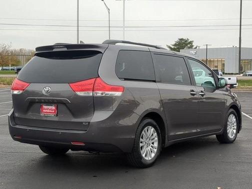 2011 Toyota Sienna XLE