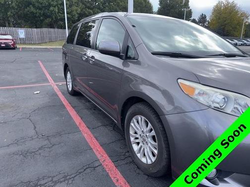 2011 Toyota Sienna XLE