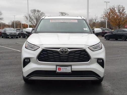 2025 Toyota Highlander Hybrid Platinum