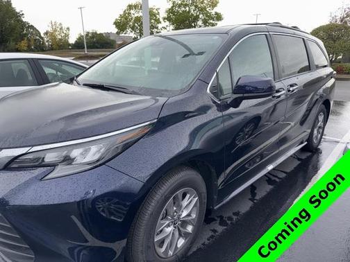 2025 Toyota Sienna XLE 7 Passenger