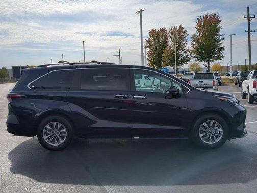 2025 Toyota Sienna XLE 7 Passenger