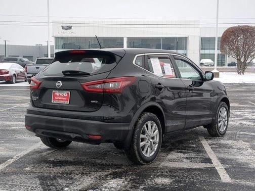 2022 Nissan Rogue Sport S