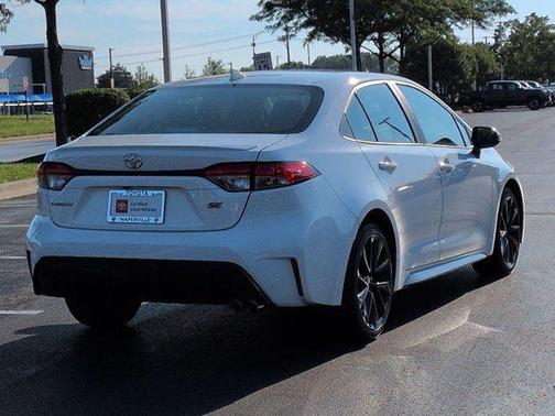 Ice Cap 2023 Toyota Corolla SE
