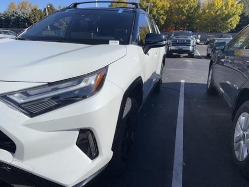 2025 Toyota RAV4 Hybrid SE