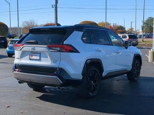 2025 Toyota RAV4 Hybrid SE