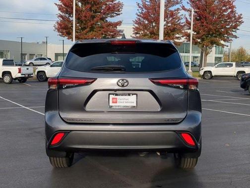 2024 Toyota Highlander LE