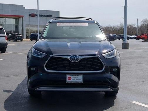 2023 Toyota Highlander Hybrid Platinum