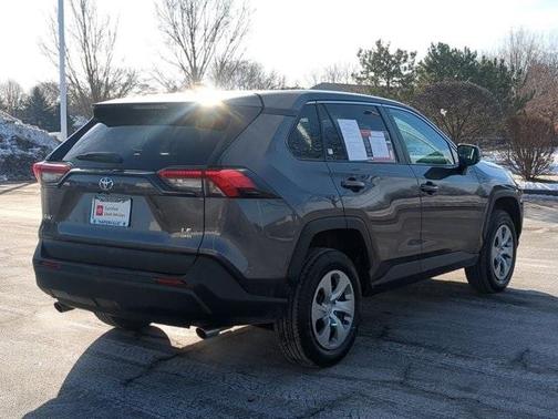 2022 Toyota RAV4 LE
