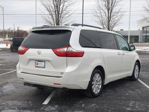 2017 Toyota Sienna XLE Premium