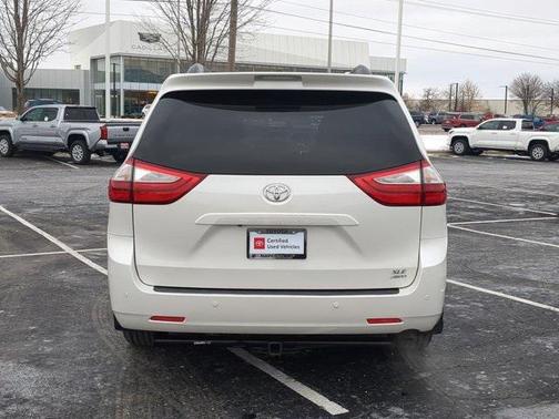 2017 Toyota Sienna XLE Premium