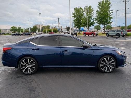 2020 Nissan Altima SR FWD
