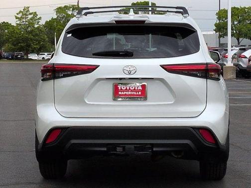 Wind Chill Pearl 2022 Toyota Highlander XLE