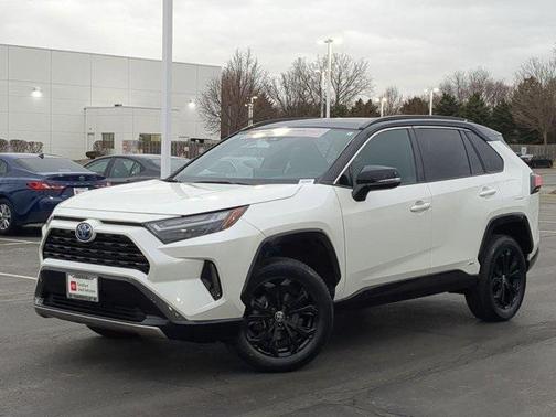 2022 Toyota RAV4 Hybrid SE