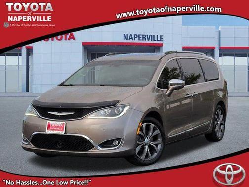 Molten Silver 2017 Chrysler Pacifica Limited
