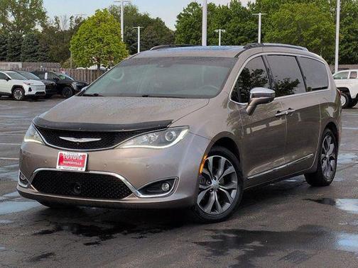 Molten Silver 2017 Chrysler Pacifica Limited