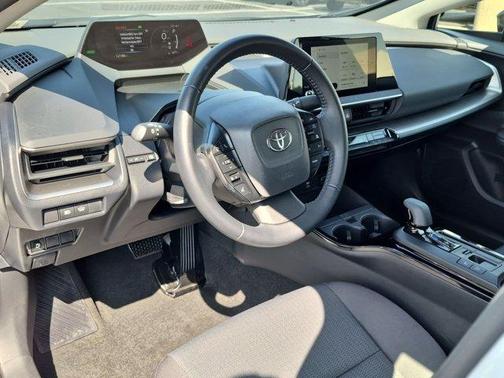 Cutting Edge 2025 Toyota Prius LE