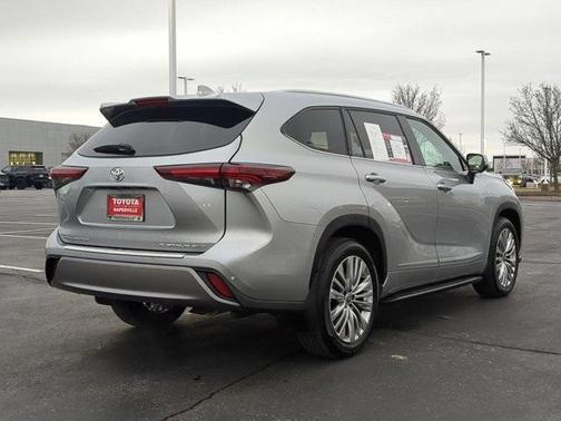 2025 Toyota Highlander Platinum