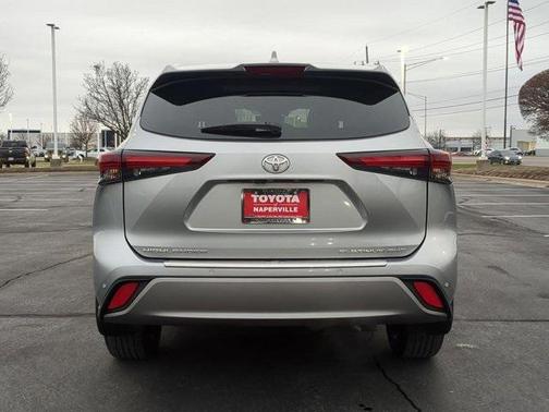 2025 Toyota Highlander Platinum