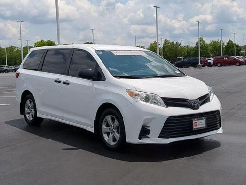 2019 Toyota Sienna SE