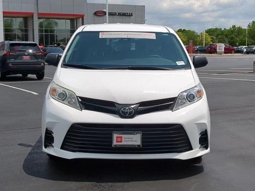 2019 Toyota Sienna SE