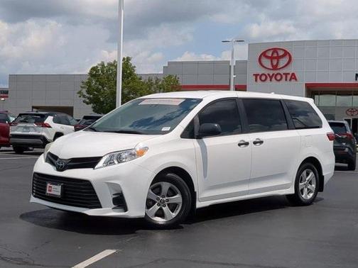2019 Toyota Sienna SE