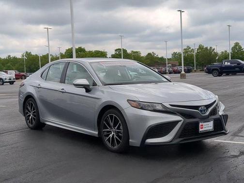 2024 Toyota Camry Hybrid SE
