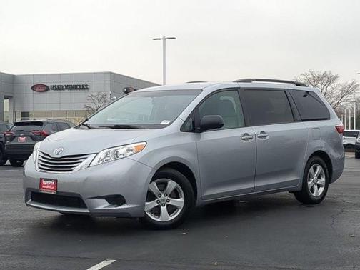 2015 Toyota Sienna LE