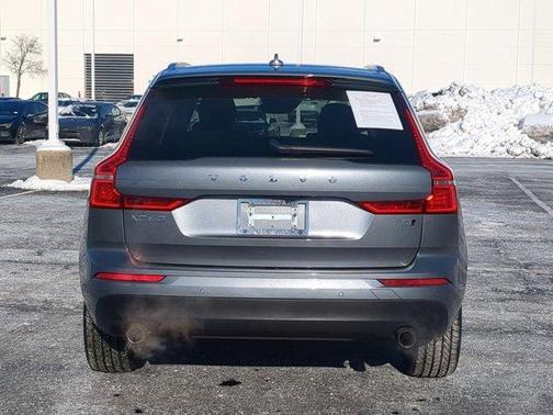 2021 Volvo XC60 T5 Momentum