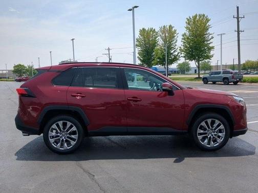 2022 Toyota RAV4 XLE Premium