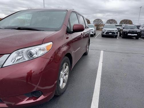 2015 Toyota Sienna LE