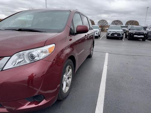 2015 Toyota Sienna LE