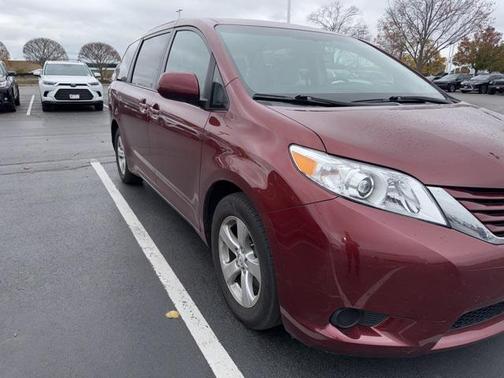 2015 Toyota Sienna LE