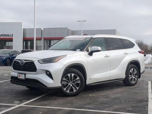 2022 Toyota Highlander Hybrid XLE