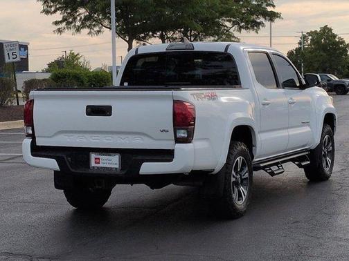 Super White 2019 Toyota Tacoma TRD Sport