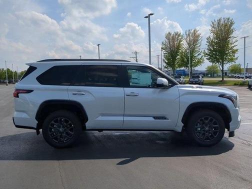 2025 Toyota Sequoia Platinum