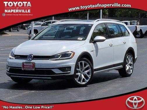 Pure White 2019 Volkswagen Golf Alltrack TSI SE