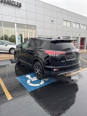 2017 Toyota RAV4 SE
